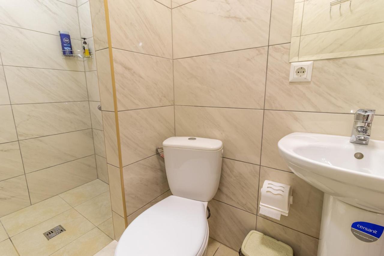 Hotel Praha Solotvyno Habitación foto